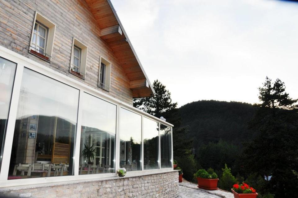 Hotel Snjezna Kuca - Nature Park Of Bosnia Herzegovina Padezina Eksteriør bilde