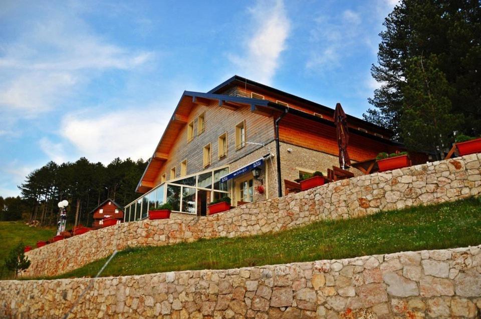 Hotel Snjezna Kuca - Nature Park Of Bosnia Herzegovina Padezina Eksteriør bilde