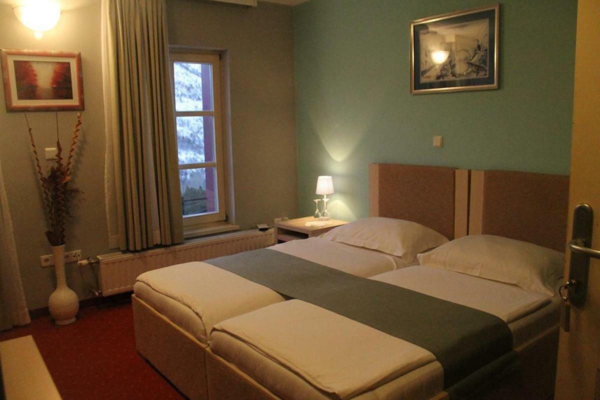 Hotel Snjezna Kuca - Nature Park Of Bosnia Herzegovina Padezina Eksteriør bilde